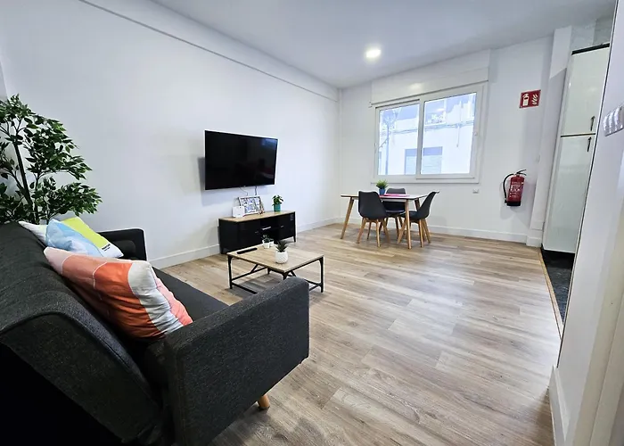 Junto Al Ayuntamiento *